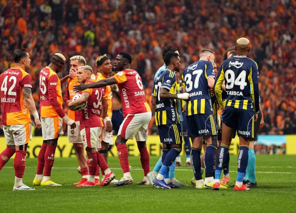 Fenerbahçe, Galatasaray derbisinde seriyi sürdürerek puanları eşitlemek istiyor 1