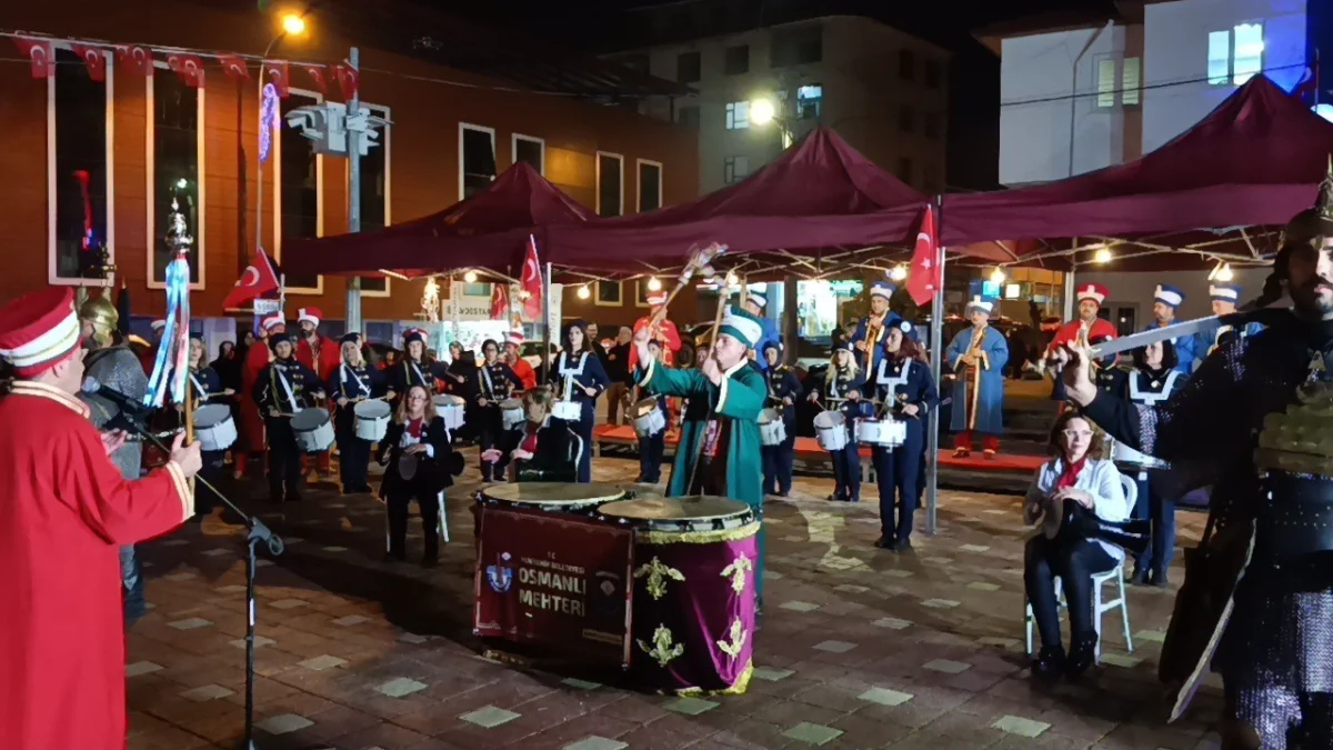 Pazaryeri'nde Cumhuriyet Yürüyüşü kadın bando takımının performansıyla kutlandı 5