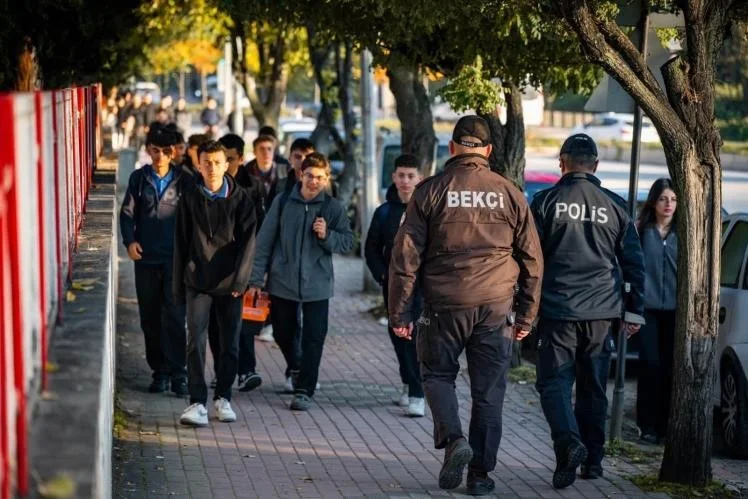 Bilecik'te okul çevrelerinde polis ve jandarma denetimi 3
