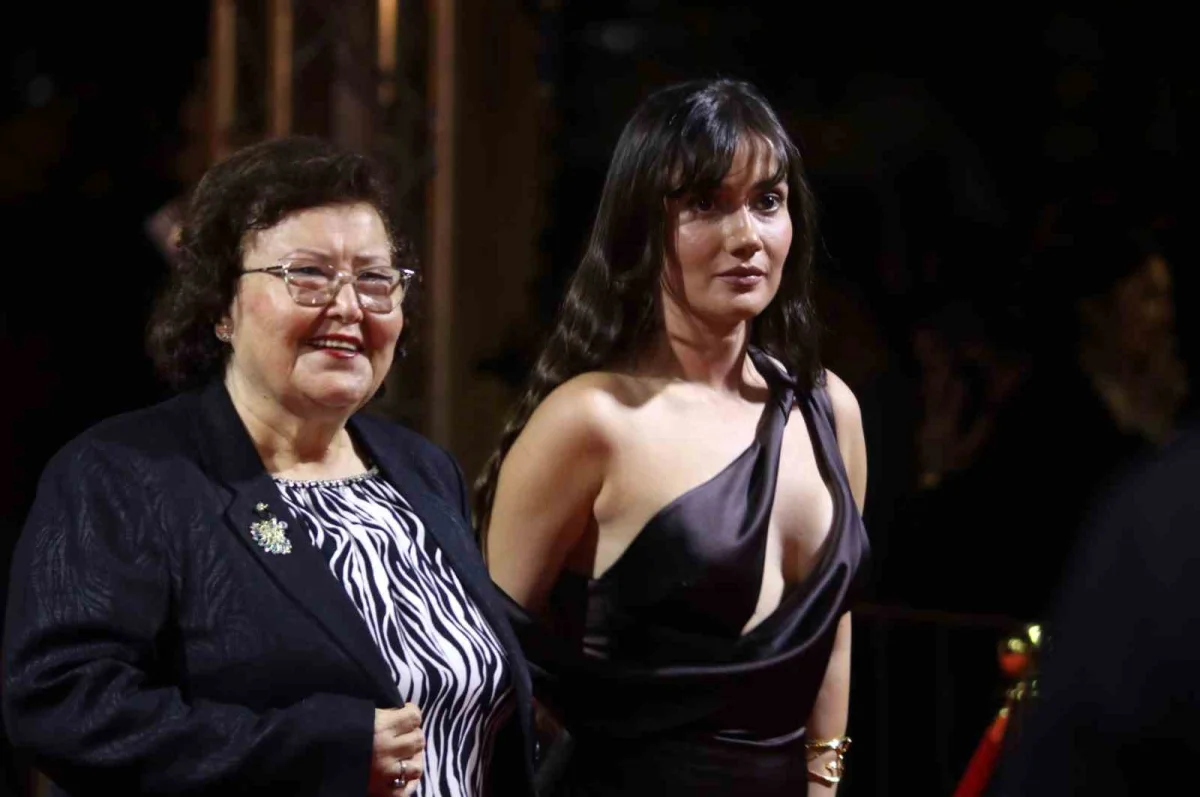 Altın Portakal Film Festivali'nin kapanışında kırmızı halı heyecanı yaşandı 1