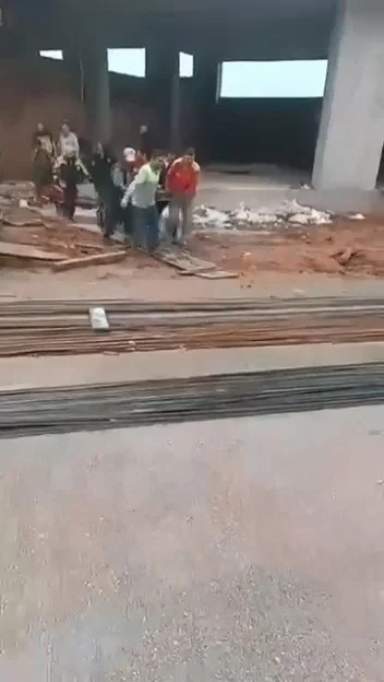 Bursa'da inşaatın ikinci katından düşen işçi hastanelik oldu 3