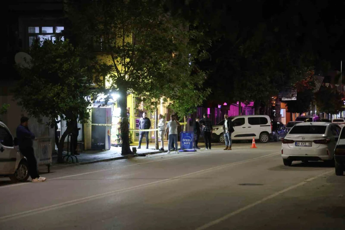 Adana'da tekel bayisine düzenlenen silahlı saldırıda ilgisiz iki kişi yaralandı 2