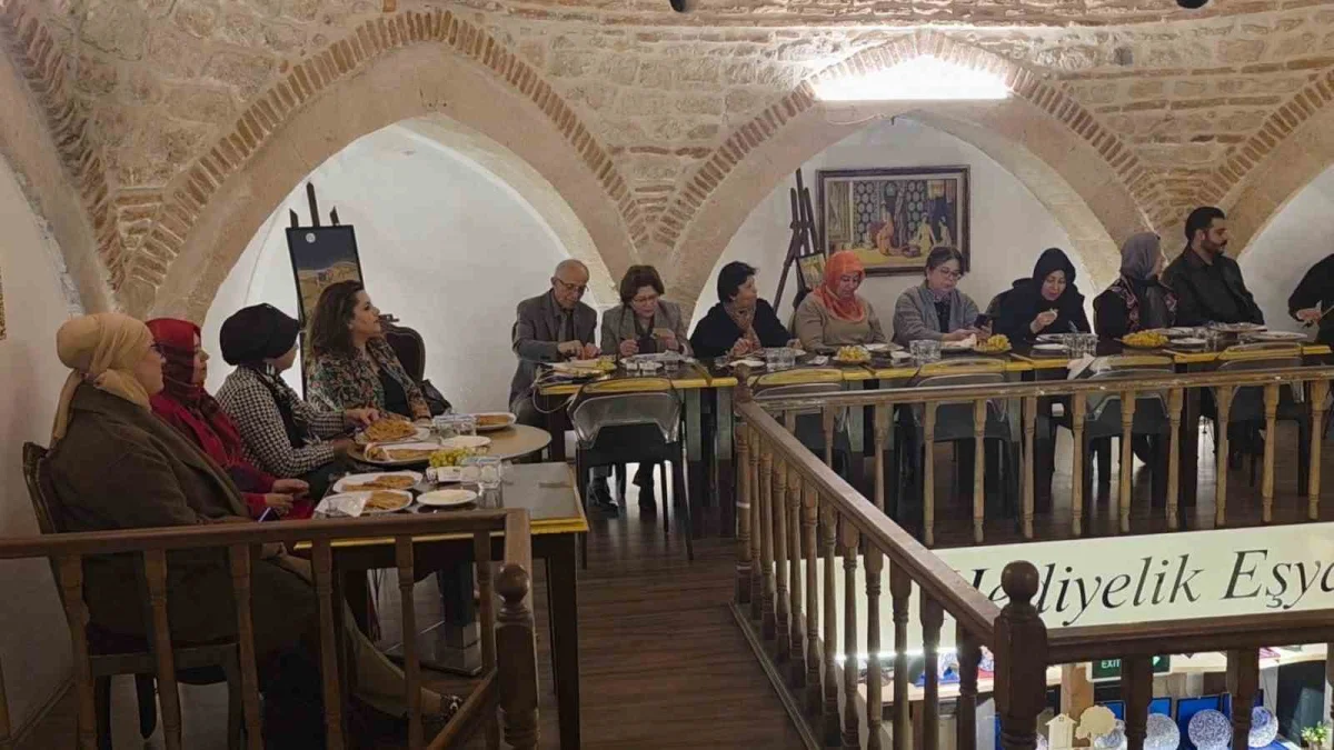 Kütahya'daki 600 yıllık tarihi hamam sanatçıların buluşma noktası oldu 1