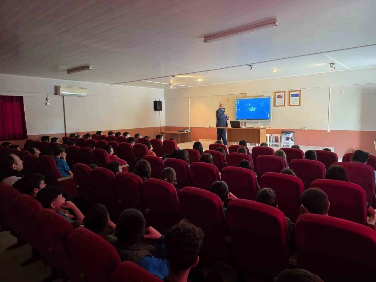 Köşk'teki ortaokulda İslam bilim tarihi seminerleri başladı 4