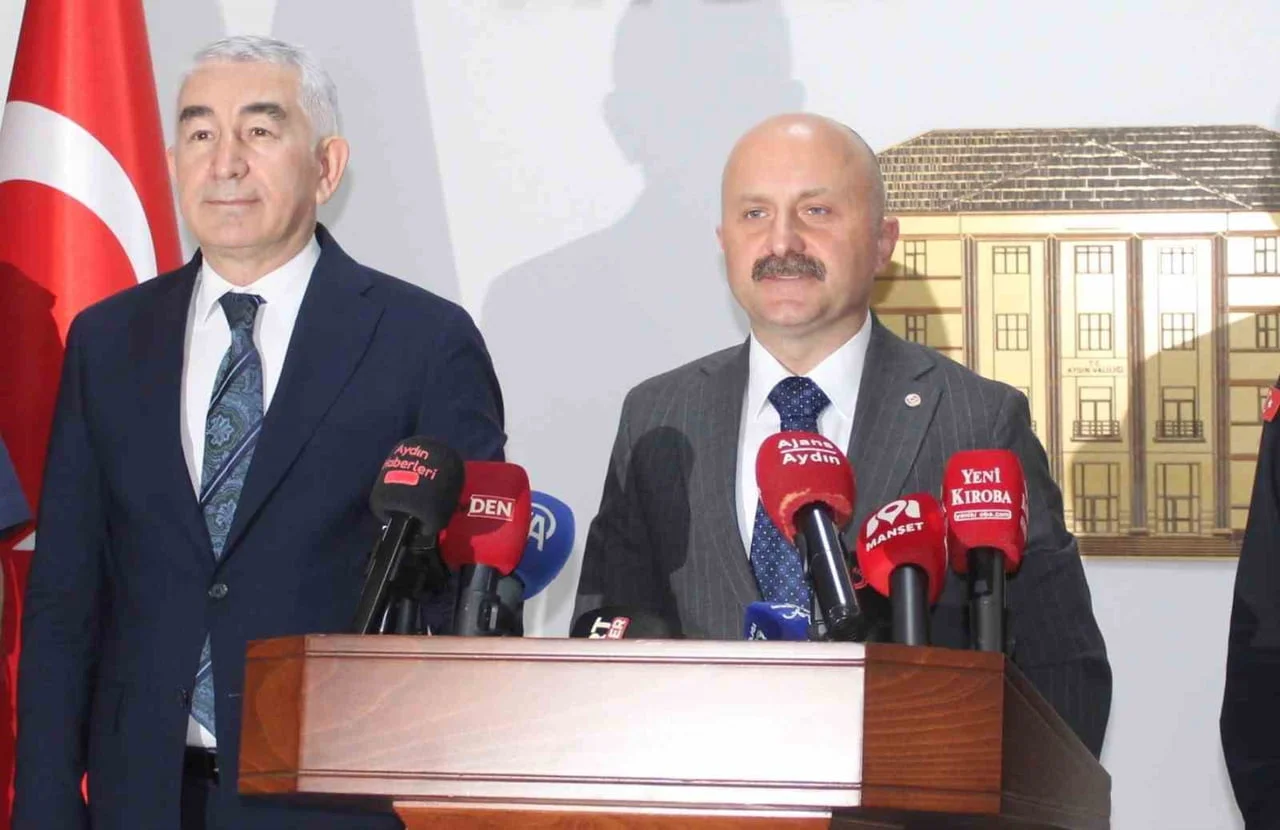 AYDIN VALİSİ DR. OSMAN VAROL, AYLIK ASAYİŞ BİLGİLENDİRME TOPLANTISI'NDA KUŞADASI'NDAKİ PAZAR YERİ...