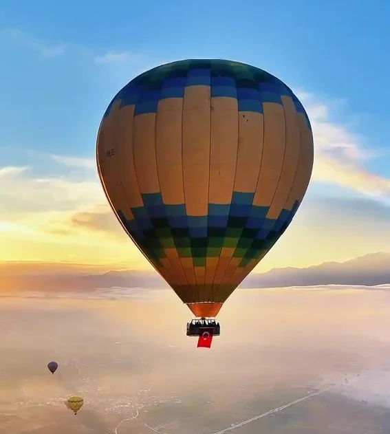 Pamukkale'de Cumhuriyet coşkusu gökyüzüne taşındı 5