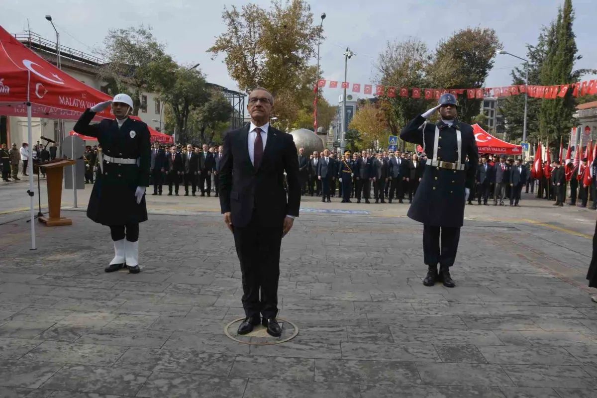 Malatya'da Cumhuriyet Bayramı coşkusu törenlerle başladı 2