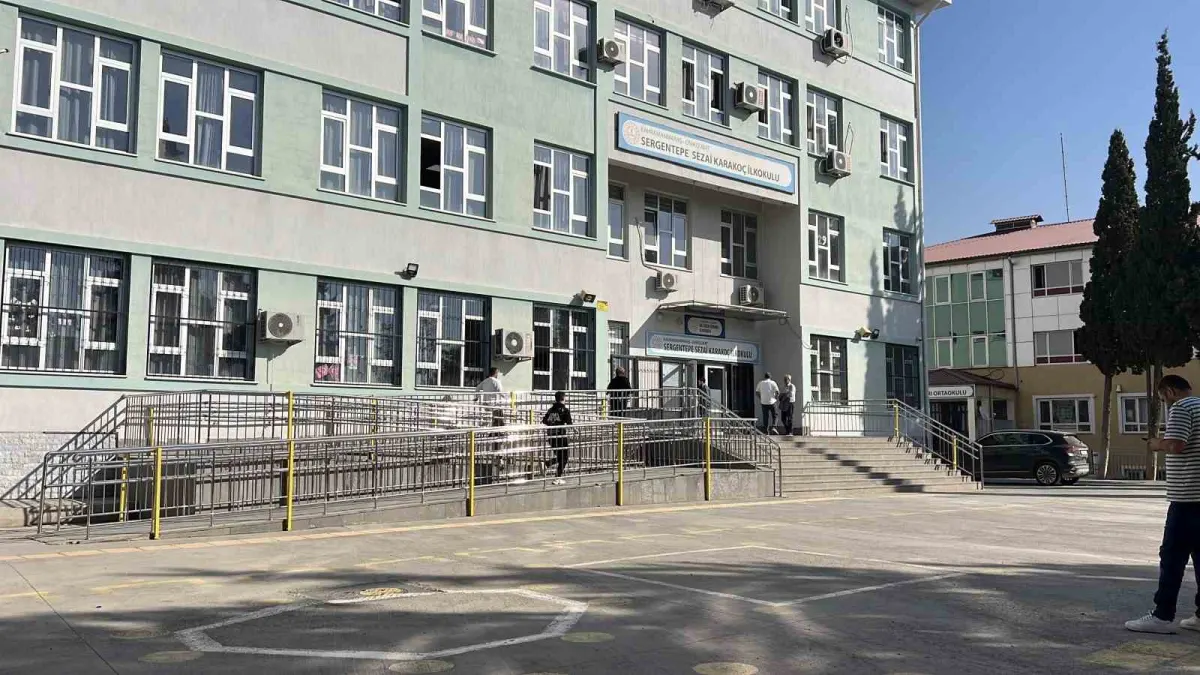 Kahramanmaraş'ta KPSS adayları kapıda kaldı: 1 dakika ile sınava giremediler 2