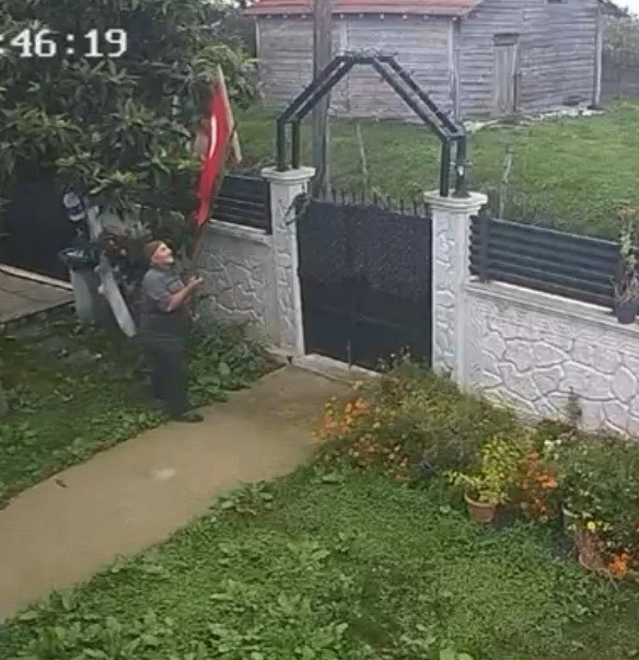 Sakarya'da 77 yaşındaki adamın Cumhuriyet Bayramı coşkusu kamerada 2