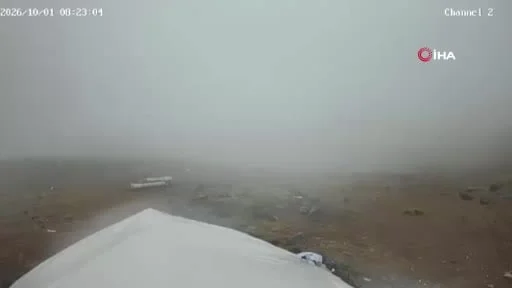 Karayazı’da Çakmak Dağı’na mevsimin ilk karı düştü