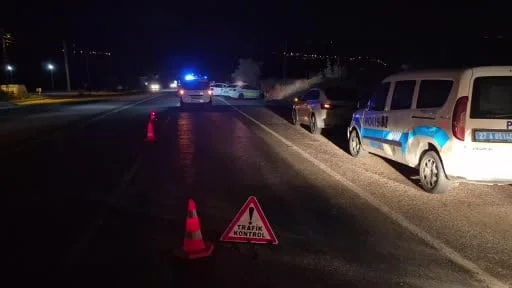 Gaziantep'te otomobil ile traktör çarpıştı: 3 yaralı