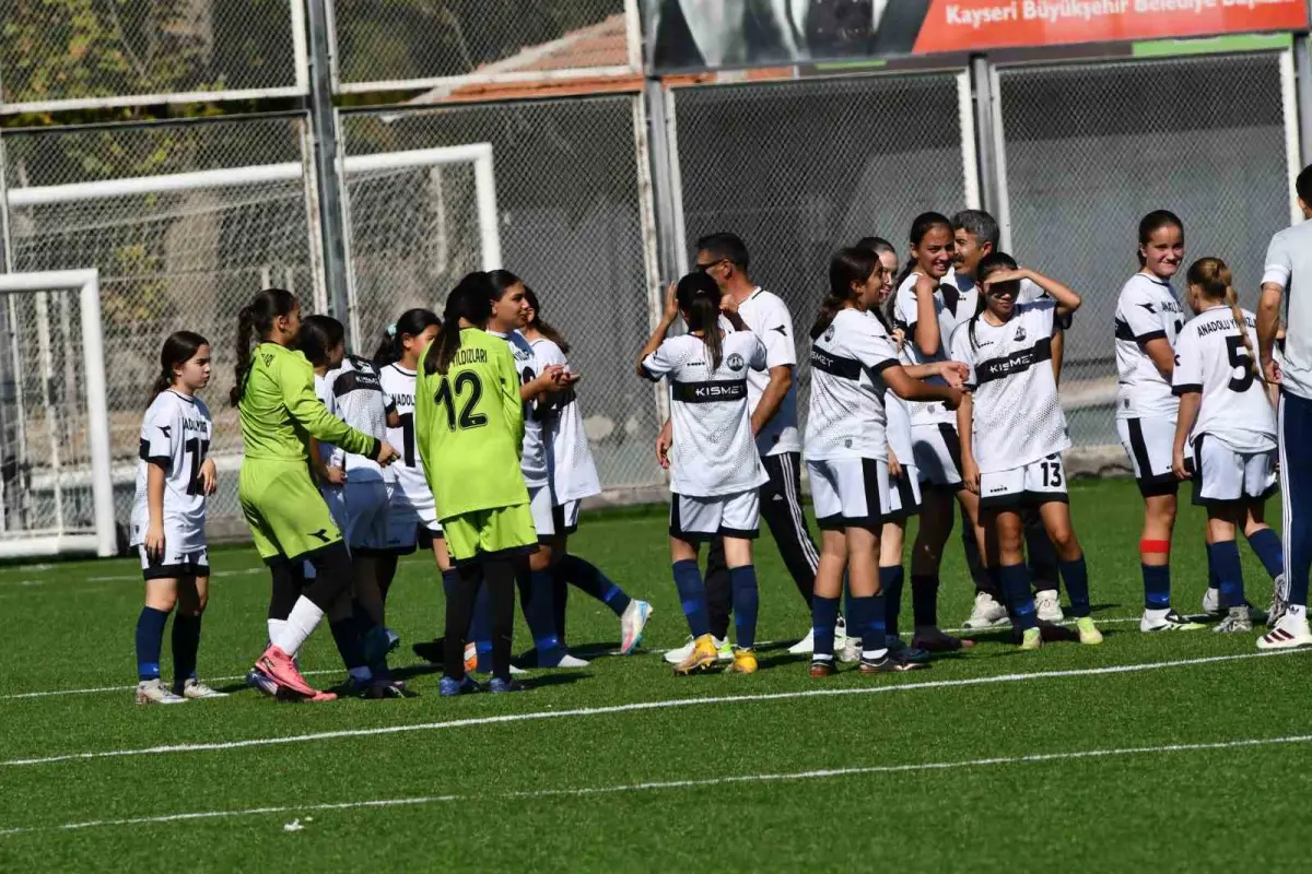 Anadolu Yıldızları, Kayseri Gençlerbirliği'ni 3-1 mağlup etti 3