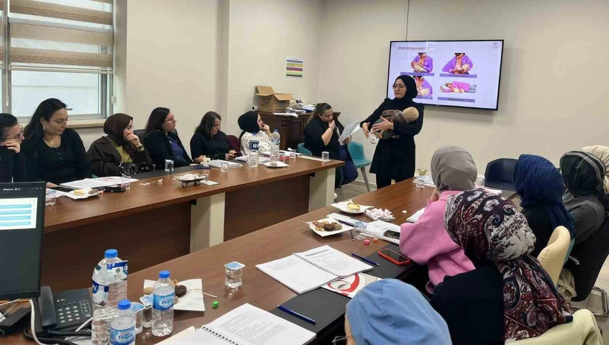 Bayburt Devlet Hastanesi personeline temel yenidoğan bakımı eğitimi verildi 3