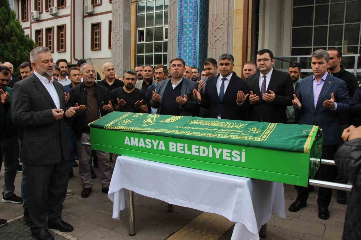 İşe giderken bisikletiyle kaza yapan adliye çalışanı hayatını kaybetti 1