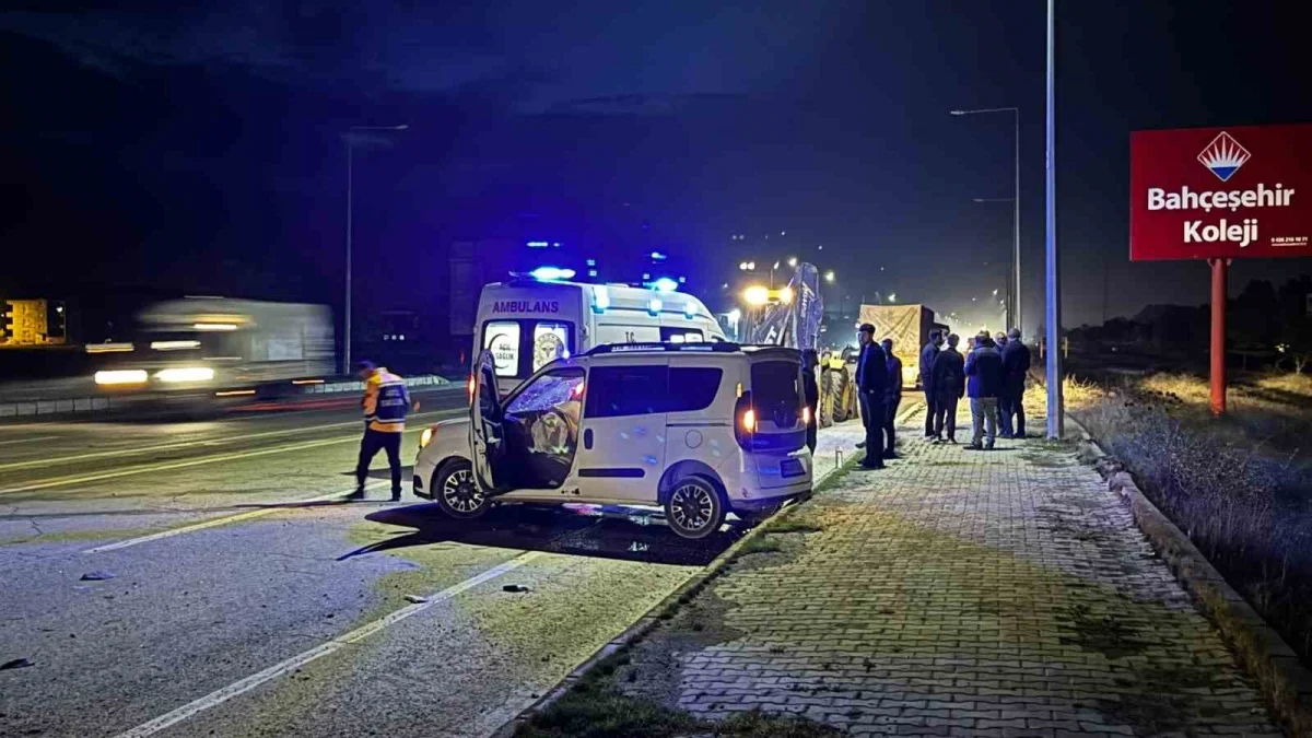 Muş'ta otomobil ile kepçe çarpıştı: 1 yaralı 1