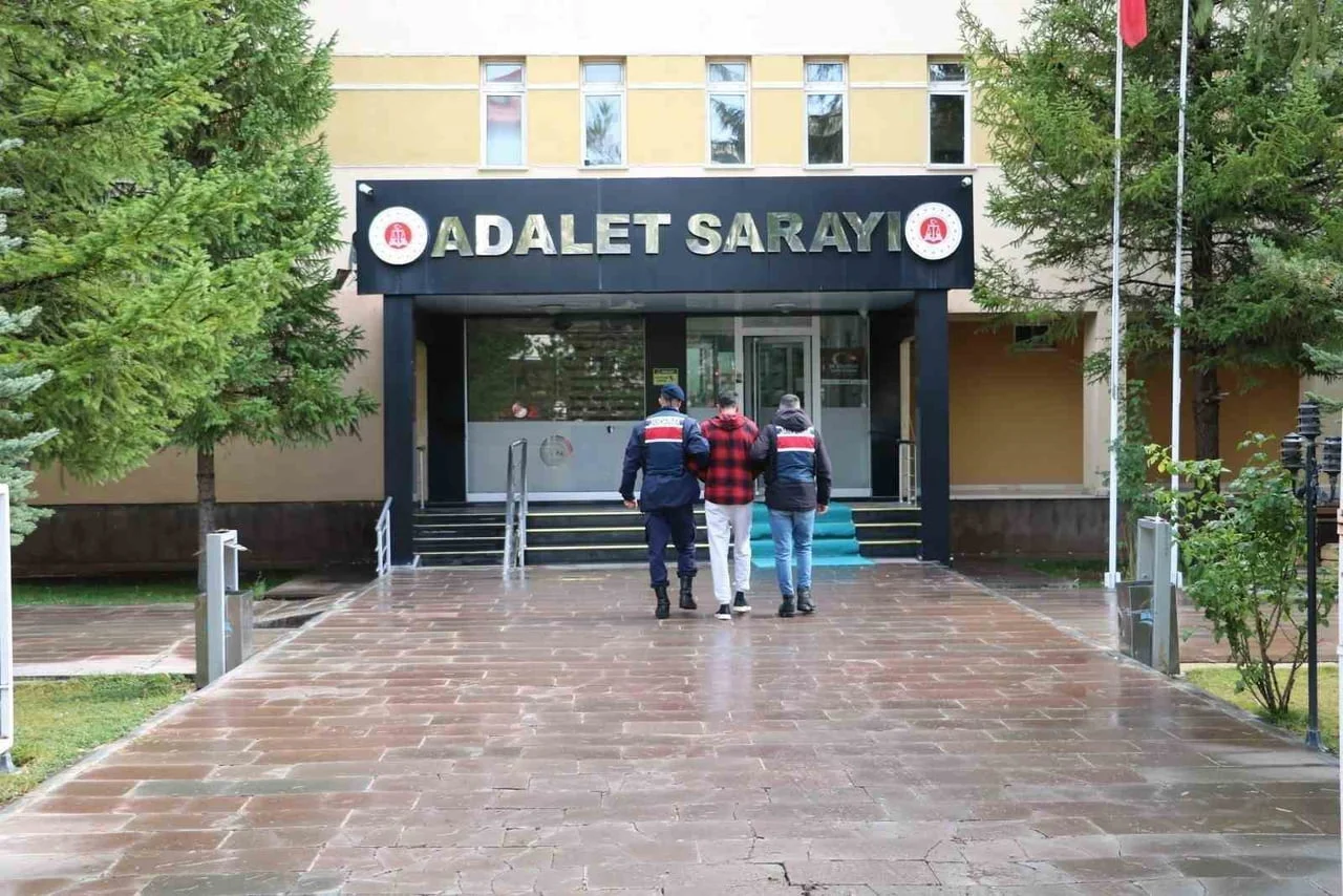 BAYBURT’TA 9 YIL 2 AY 15 GÜN HAPİS CEZASI BULUNAN ŞAHIS YAKALANDI
