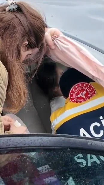Tekirdağ'da kaza yapan kadın sürücünün yardımına yoldan geçen doktor koştu 3