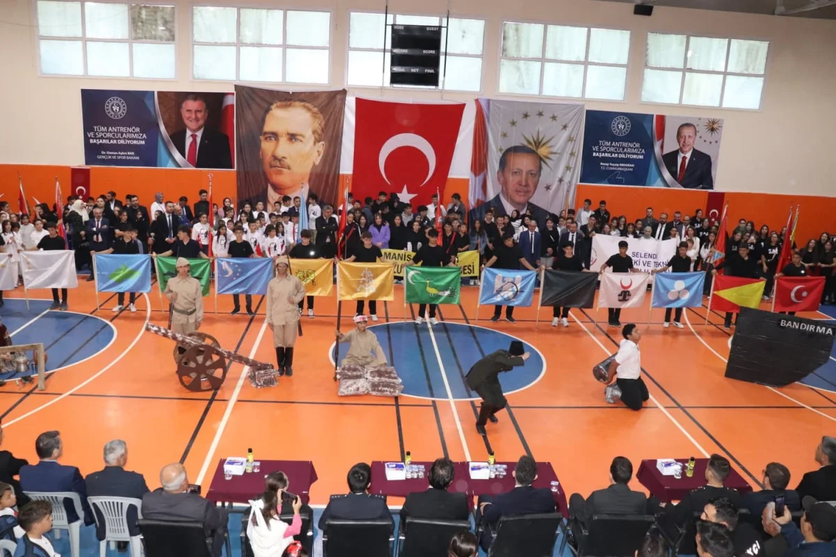 Selendi'de Cumhuriyet'in 103. yıl dönümü coşkuyla kutlandı 4
