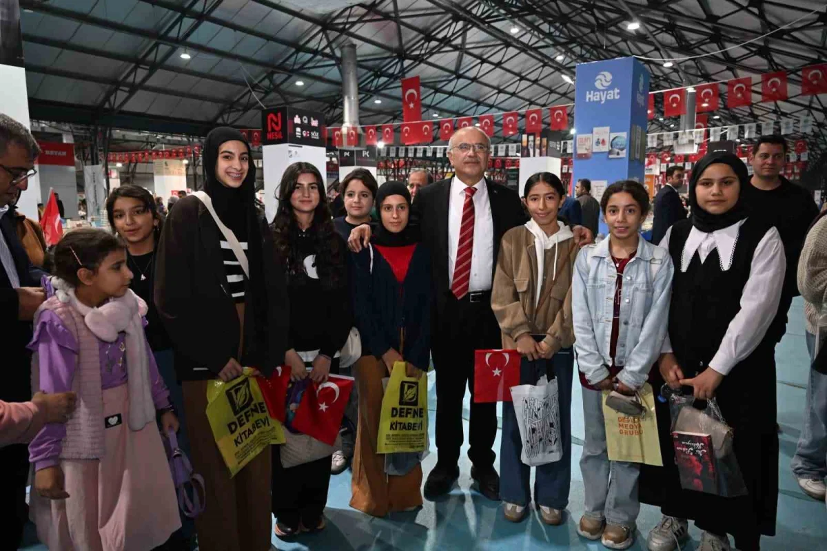 Malatya'da 300'ü aşkın yazarın katıldığı 12. Kitap Fuarı ziyaretçilerini ağırlıyor 2
