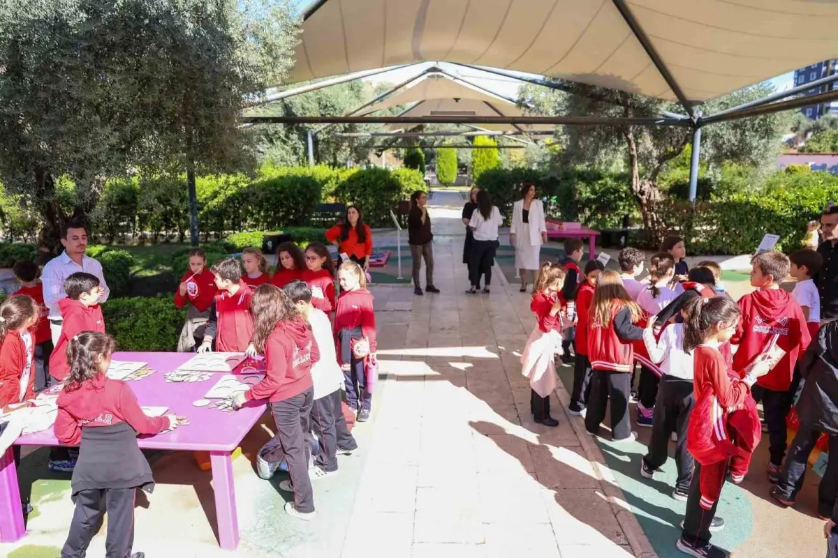 Efeler'deki Matematik ve Bilim Parkı'nda miniklerin Cumhuriyet ve bilim coşkusu 5