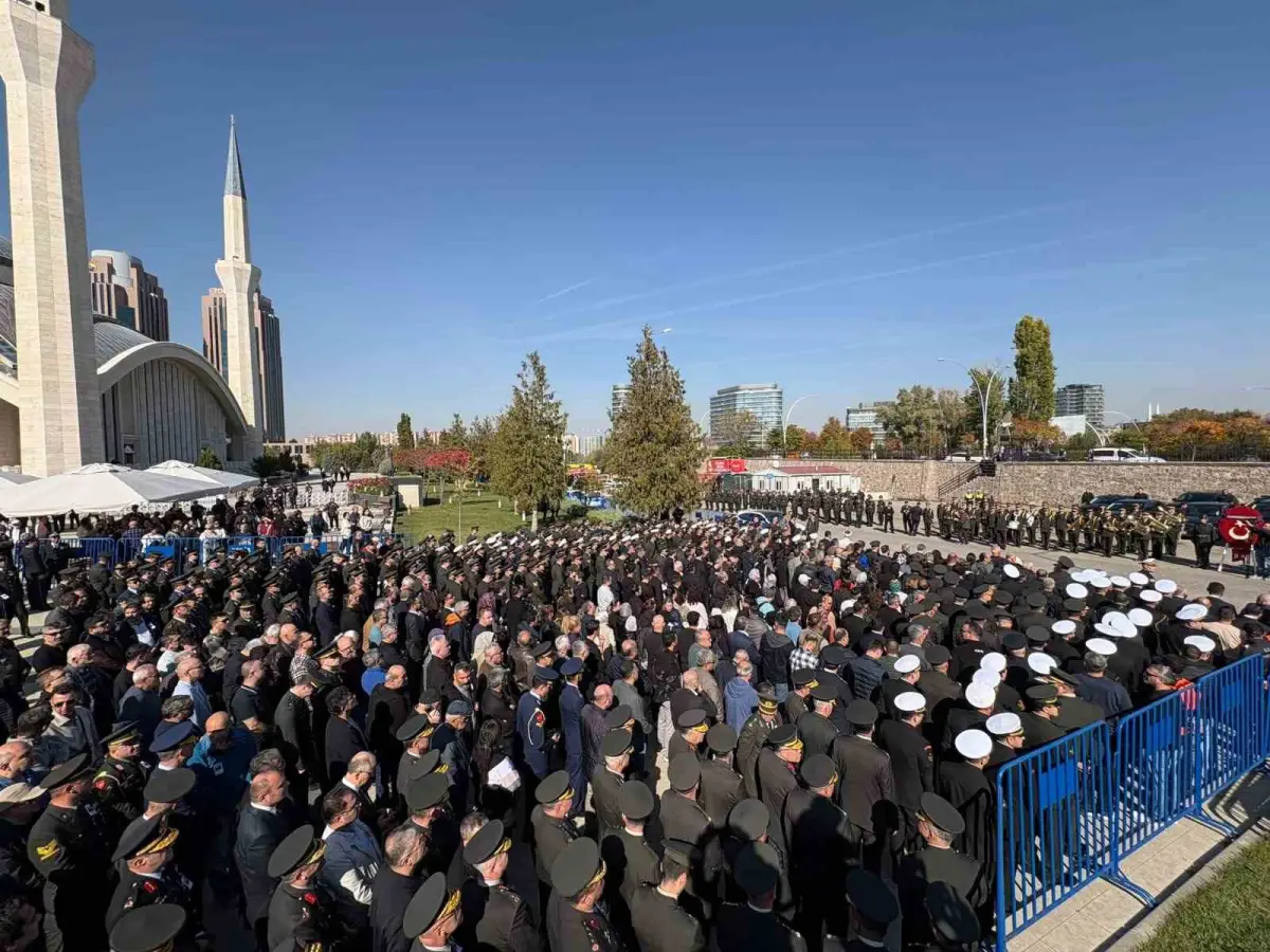 Ankara'daki askeri araç kazasında şehit olan Albay Sayit Gökgöz son yolculuğuna uğurlandı 4