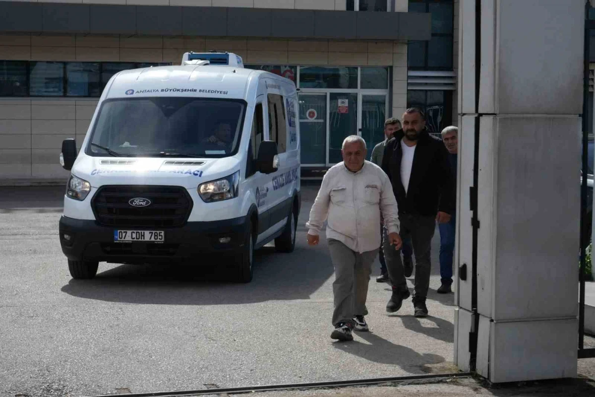 Antalya'da hortum faciasında can veren 4 işçinin cenazesi memleketlerine uğurlandı 1