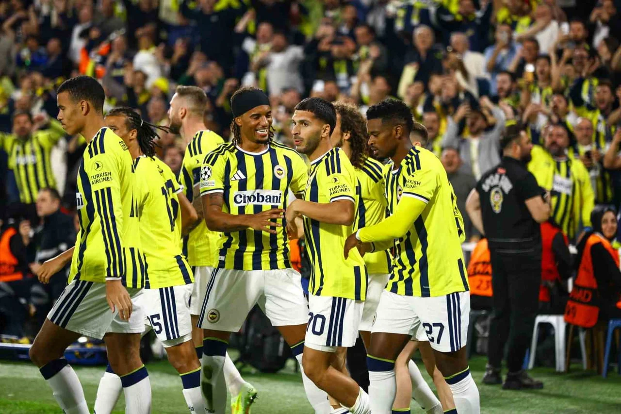 UEFA ŞAMPİYONLAR LİGİ'NİN 3. HAFTASINDA FENERBAHÇE, ÇEKYA EKİBİ SLAVİA PRAG'I KONUK EDİYOR....