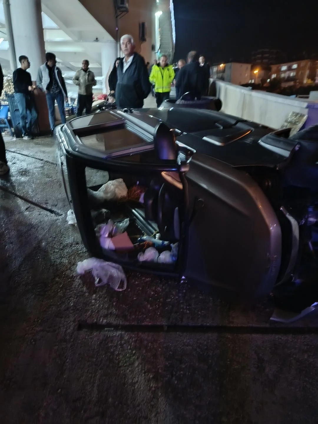 Ankara'nın Çubuk ilçesinde mini araç devrildi: 1 yaralı 1