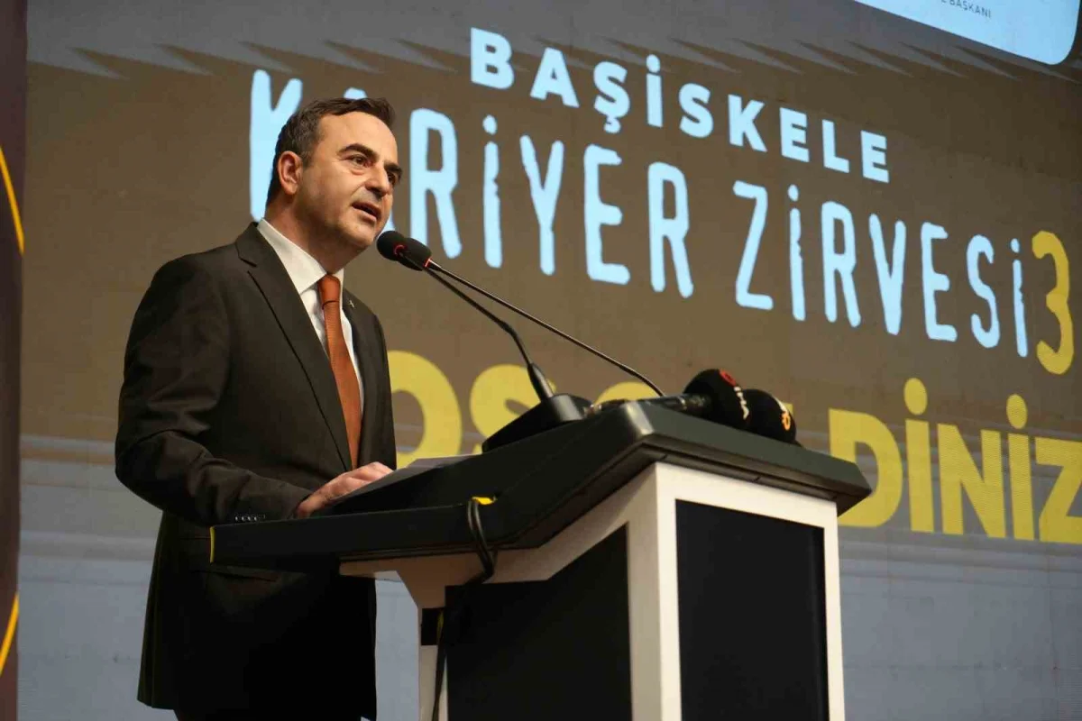Başiskele'de düzenlenen kariyer zirvesi gençlerle uzmanları buluşturdu 2