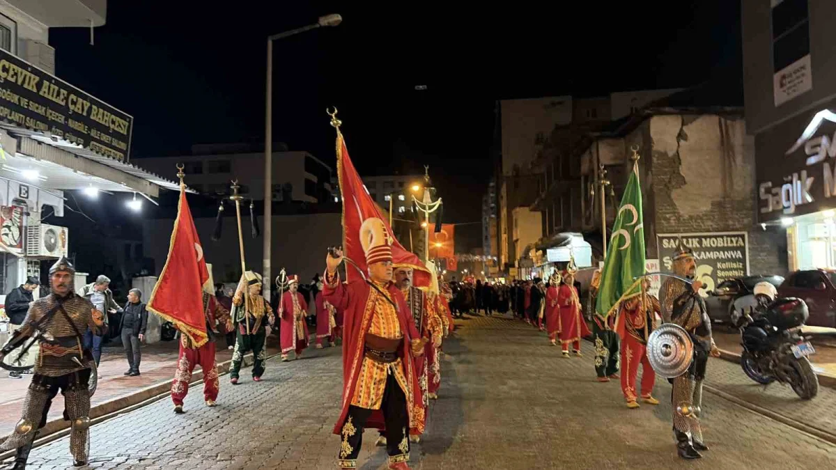 Osmaniye'de Cumhuriyet coşkusu 103 metrelik bayrakla kutlandı 3
