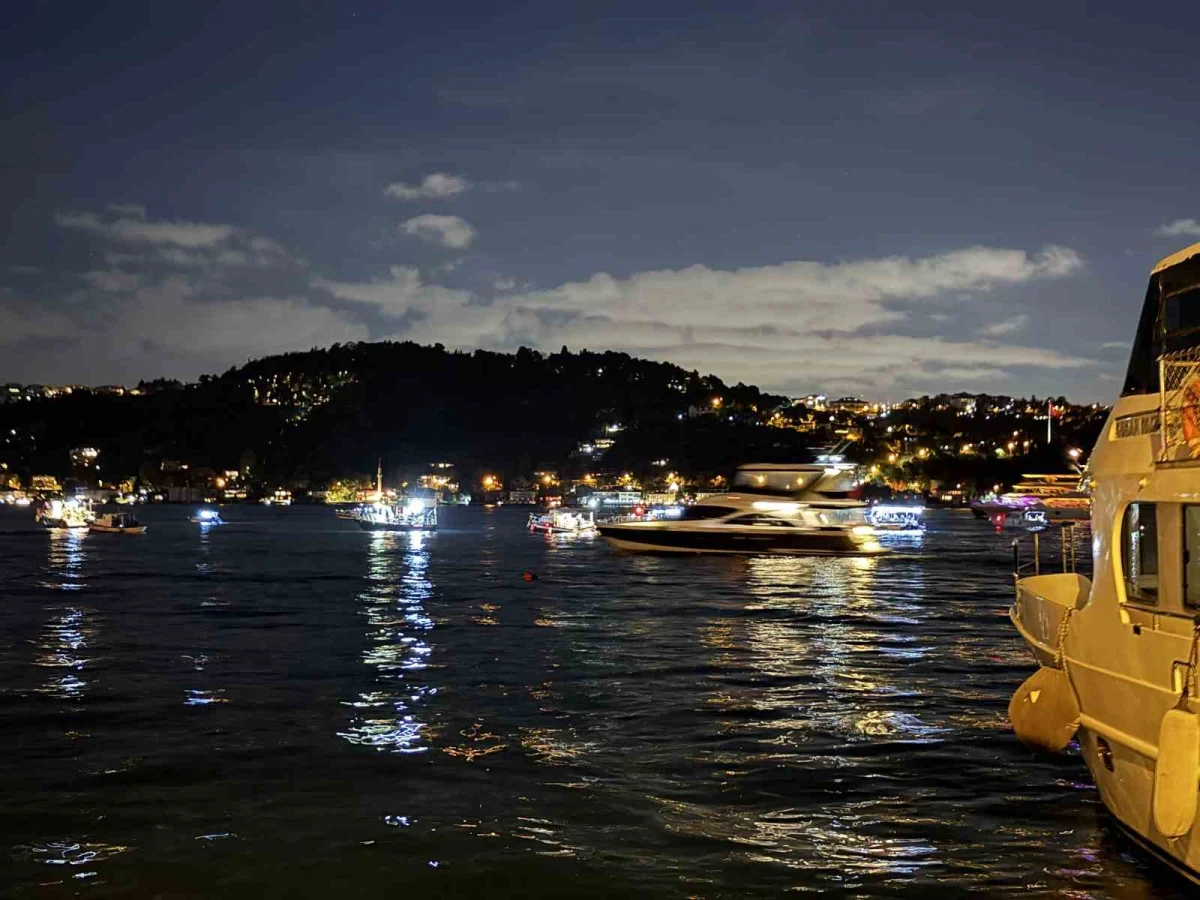 İstanbul Boğazı'nda lüfer bereketi başladı: Tezgahlarda tanesi 400 liraya çıktı 3