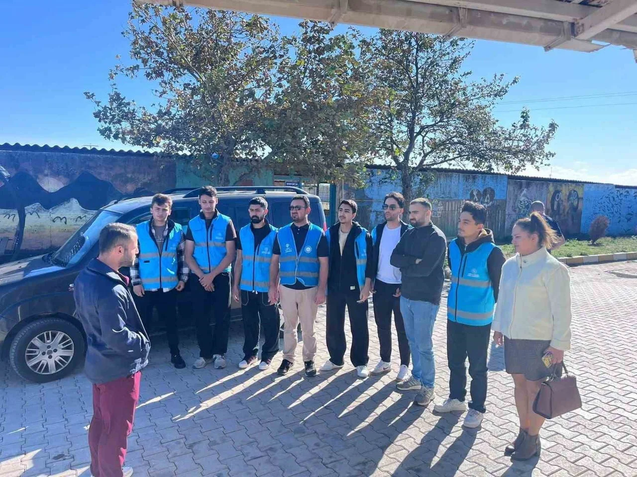 KUŞCENNETİ KYK ÖĞRENCİLERİNDEN SOKAK HAYVANLARINA DESTEK