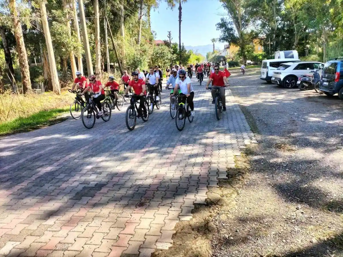 Köyceğiz'de Cumhuriyet coşkusuyla pedallar çevrildi 1