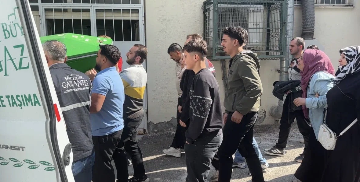 BIÇAKLANARAK ÖLDÜRÜLEN MUHAMMED'İN CENAZESİ TESLİM EDİLDİ: ANNENİN FERYADI YÜREK YAKTI