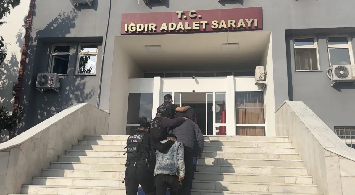 Iğdır'da kümese gizlenen uyuşturucuya operasyon: 3 şüpheli tutuklandı 2