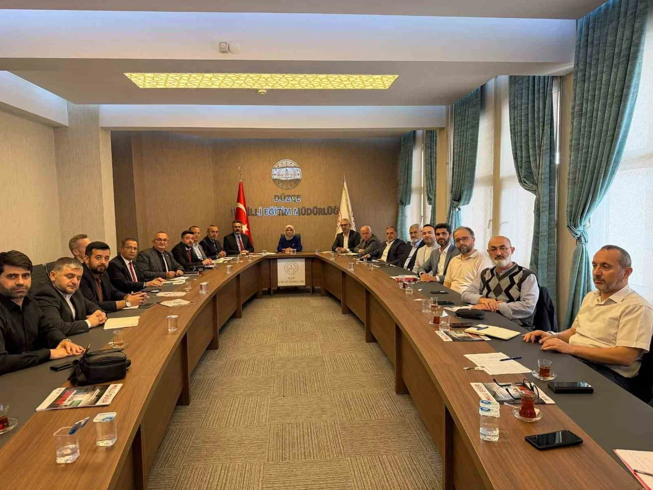 DÜZCE’DE İMAM HATİP LİSELERİ VE ORTAOKULLARININ MÜDÜRLERİ, İL MİLLİ EĞİTİM MÜDÜRÜ GÜLŞEN ÖZER...