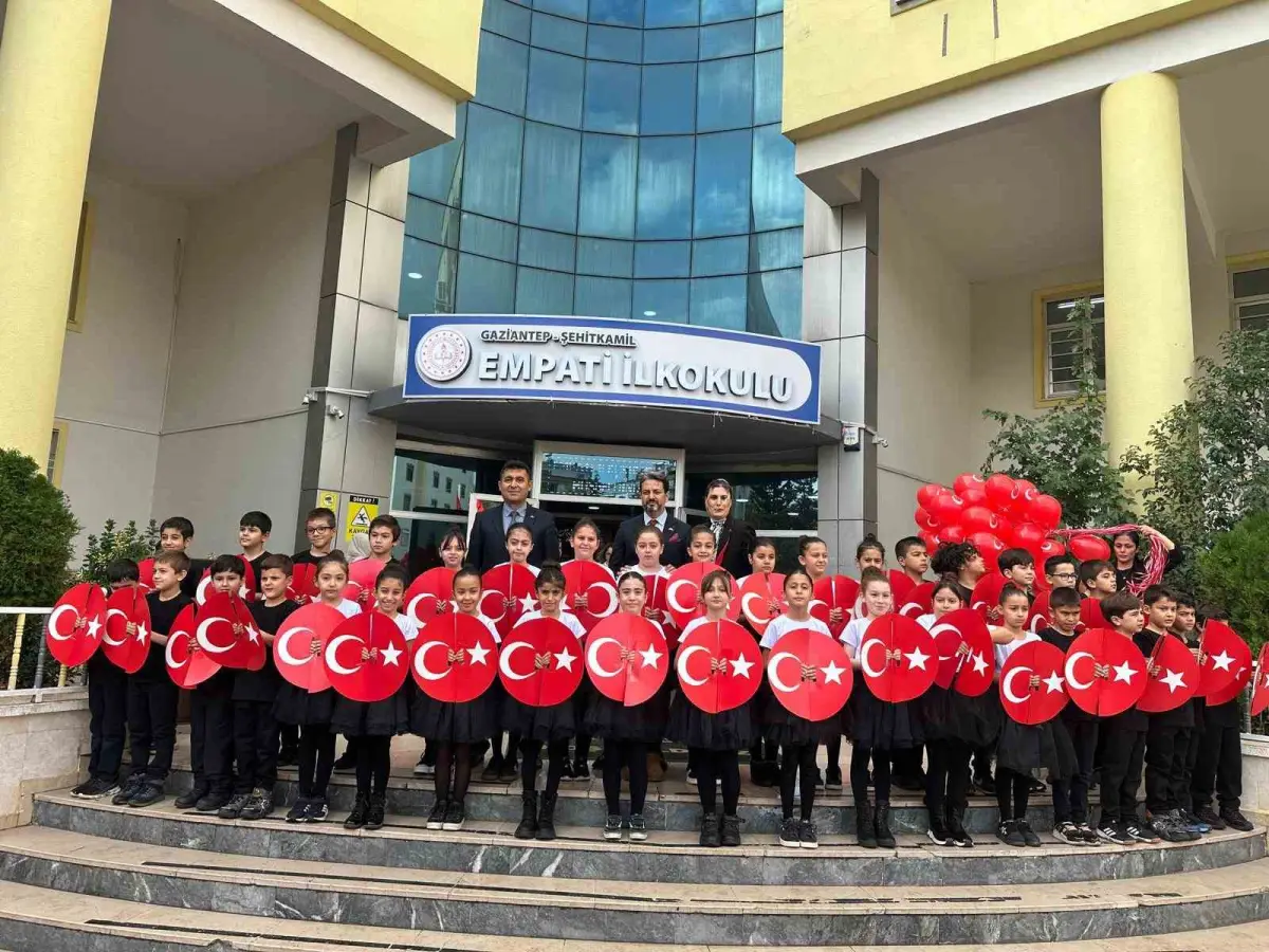 Şehitkamil Empati İlkokulu'nda 29 Ekim Cumhuriyet Bayramı coşkuyla kutlandı 1