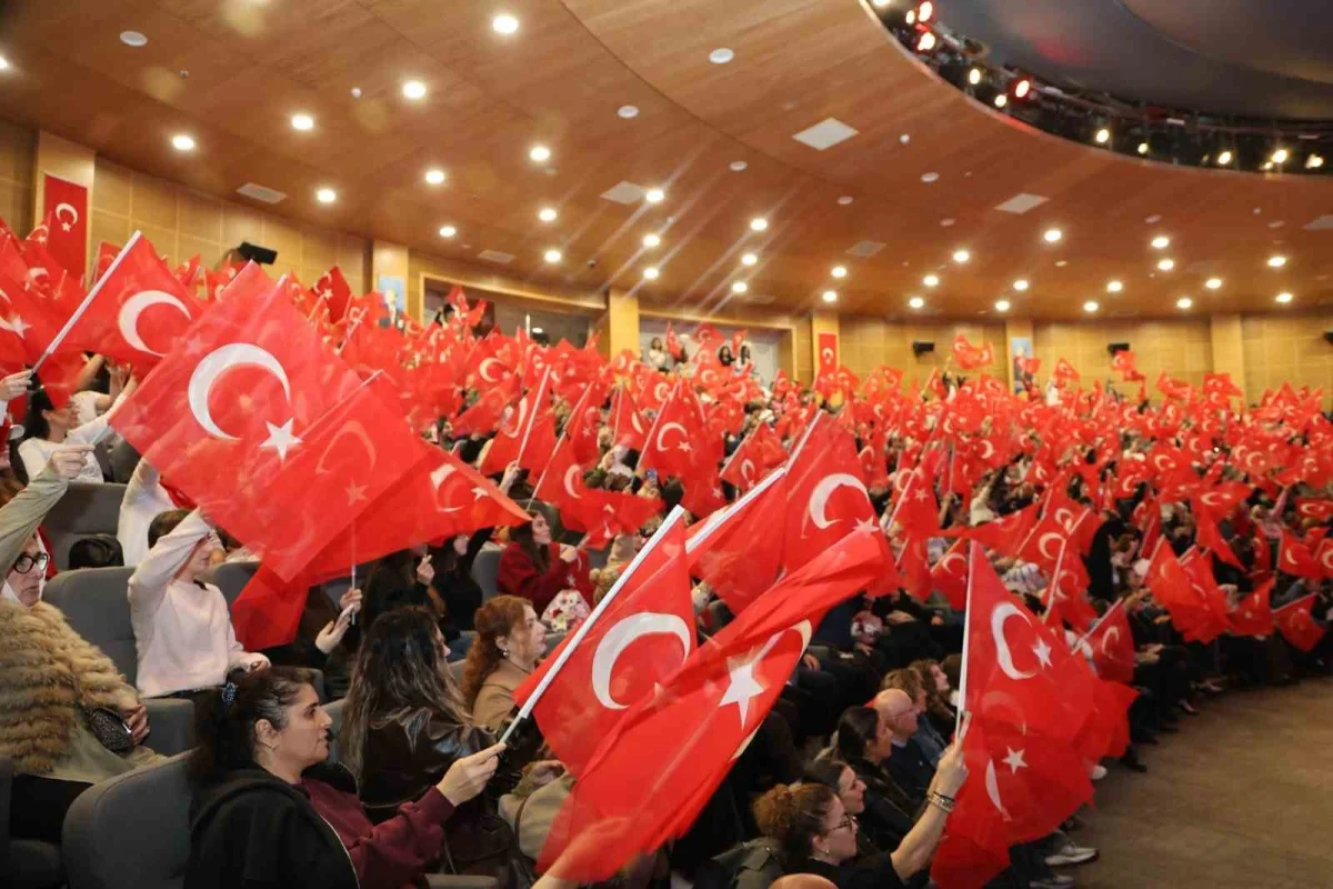 Atakum'da Cumhuriyet'in 103. yılı etkinliklerinde 600 motifli bayrak detayı 1