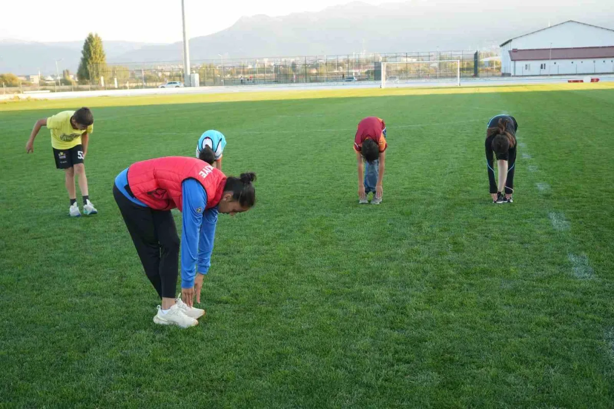 Muşlu milli atlet Derya Kunur kendi rekorunu kıracak şampiyonların peşinde 4