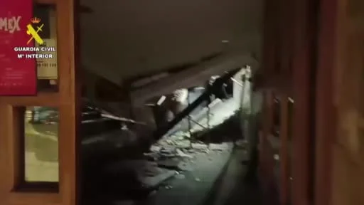 İspanya'nın La Rioja bölgesinde bir barda önce zeminin, ardından da tavanın çökmesi sonucu 12 kişi...