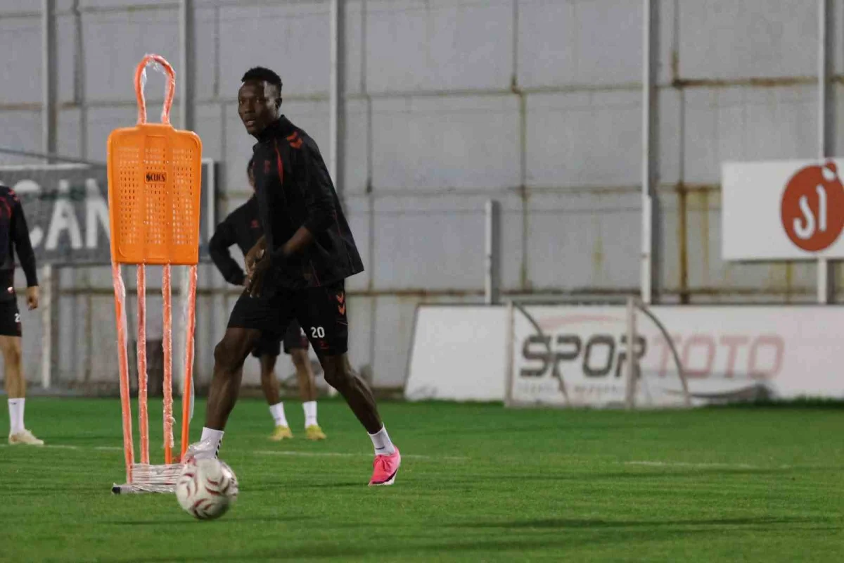 Sivasspor'da Boluspor maçı hazırlıkları başladı 3