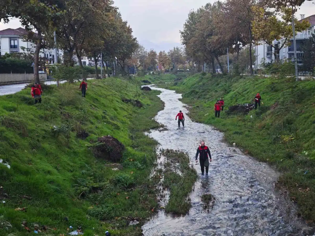 Bursa'nın İnegöl ilçesinde 2 gündür kayıp olan Emrah Gedik her yerde aranıyor 1