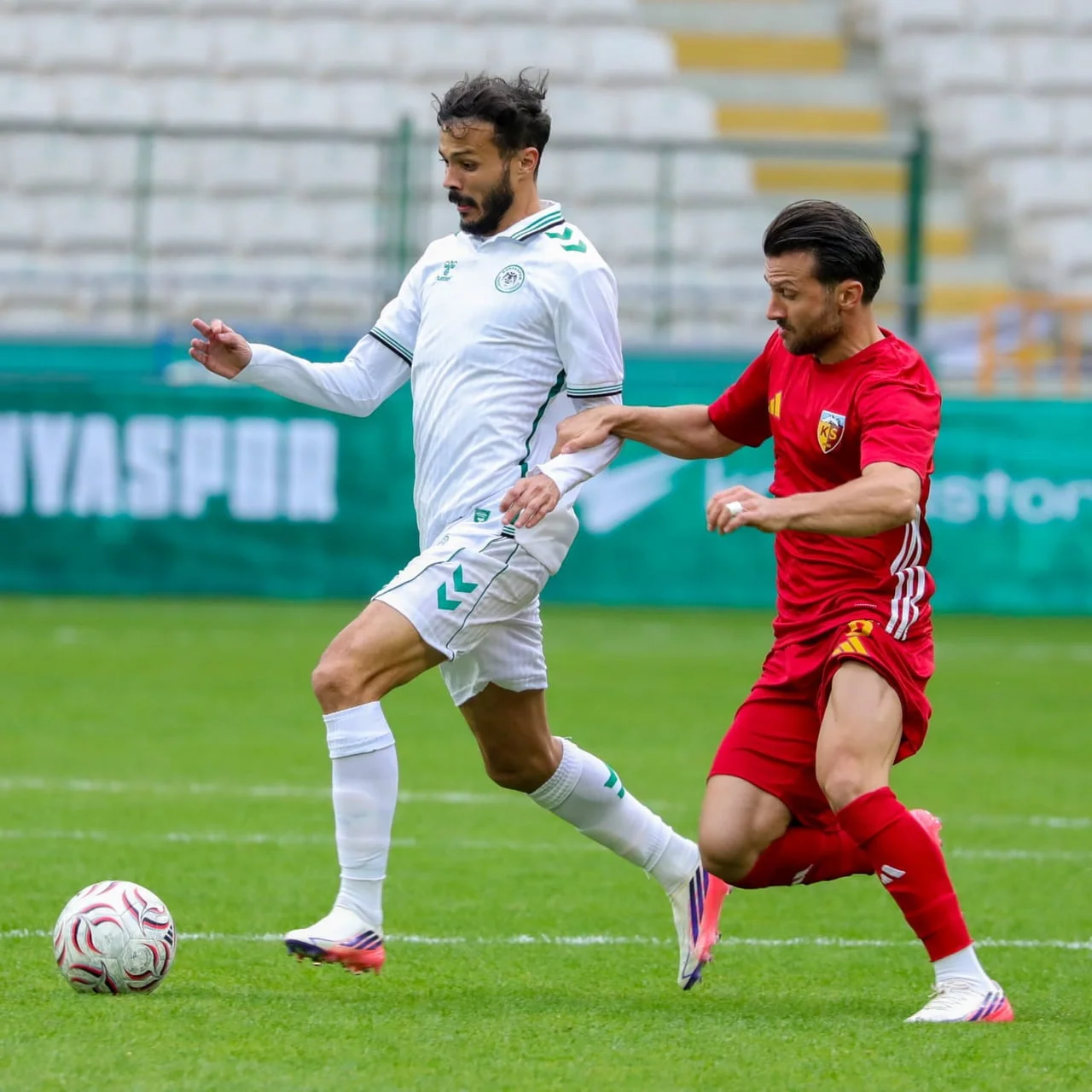 KONYASPOR, TRENDYOL SÜPER LİG’E VERİLEN MİLLİ ARADA KAYSERİSPOR İLE HAZIRLIK MAÇINDA KARŞILAŞTI....
