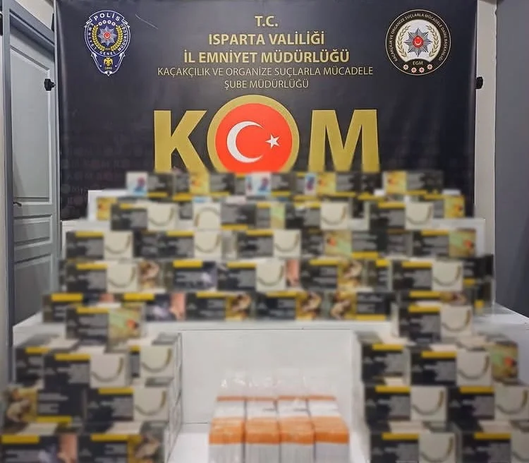 ISPARTA'DA POLİS EKİPLERİNCE GERÇEKLEŞTİRİLEN ÇALIŞMALARDA, 24 BİN ADET BANDROLSÜZ MAKARON İLE BİN...
