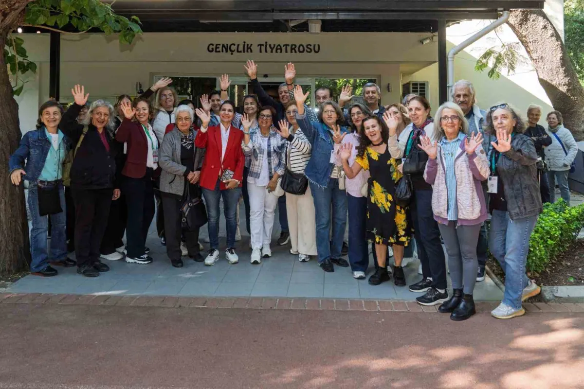 İzmir'de 3'üncü Yaş Üniversitesi'nde son dönem zili çaldı: 154 öğrenci kep atmaya hazırlanıyor 1