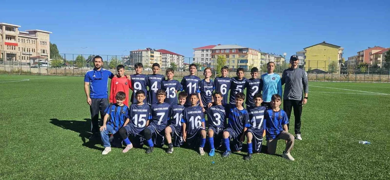 MUŞ SÜPER AMATÖR KÜME SEZONUNUN İLK MAÇINDA BULANIK GENÇLERBİRLİĞİ SPOR KULÜBÜ, BULANIK BİLİCAN...