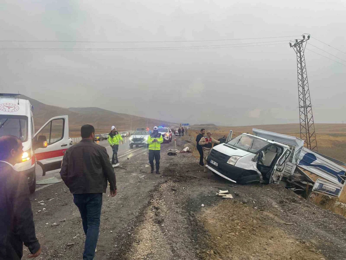 Van'da zincirleme kaza: 3'ü ağır 10 yaralı 2