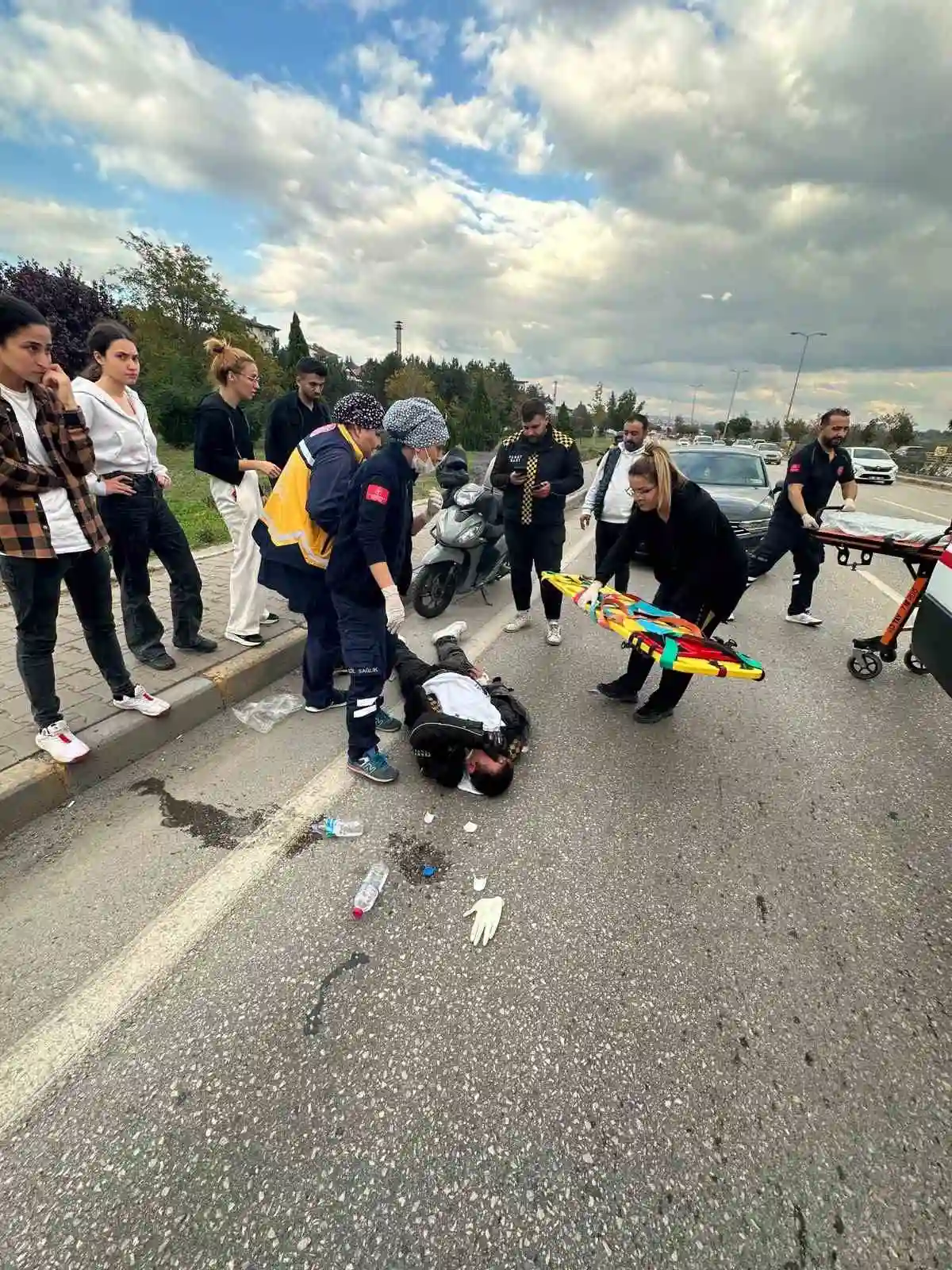 Karabük'te devrilen motosiklet metrelerce sürüklendi: Sürücü yaralandı 3