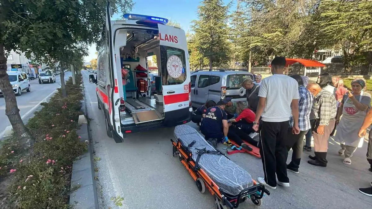 Karaman'da elektrikli bisiklet hafif ticari araca çarptı: 16 yaşındaki çocuk yaralandı 3