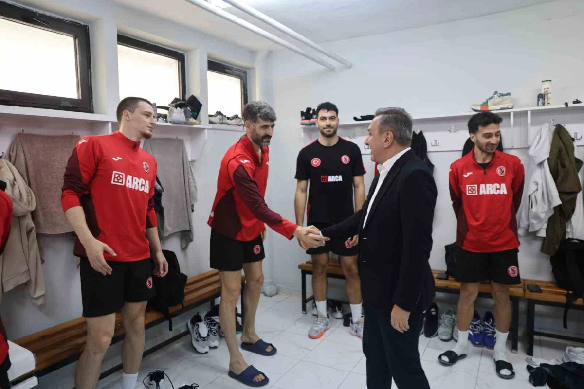Başkan Muhsin Dere'den maç öncesi Sungurlu Belediyespor ve Galatasaray'a ziyaret 1